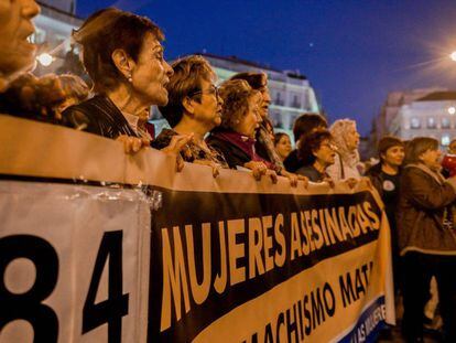 Manifestación en recuerdo a las mujeres víctimas de violencia de género
 