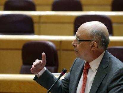 El ministro de Hacienda, Cristóbal Montoro, en el Senado el pasado martes.