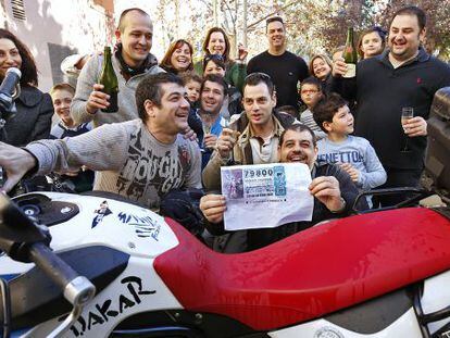 Una pe&ntilde;a motorista de Valencia ha sido agraciada con 1.300.000 euros del sorteo de la loter&iacute;a de Navidad. 