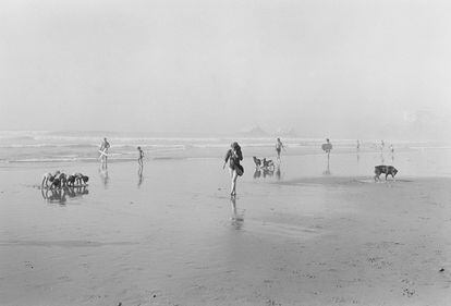 'City Beach, 1976'.