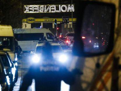 Batuda policial a Molenbeek (Brussel·les) el 30 de desembre del 2015.