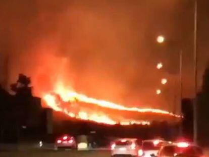 Fotograma d'un vídeo de l'incendi declarat aquesta nit a Pollença.