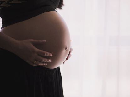 Mujer embarazada en una imagen de archivo.