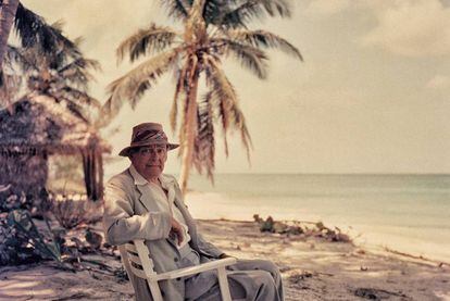  T.S. Eliot (1888 - 1965) a les Bahames el 1957.