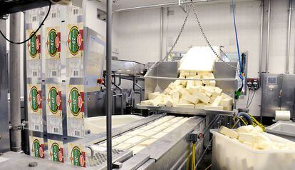 Los productos vendidos por Saputo el pasado año sumaron 9.800 millones de litros de leche. 