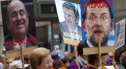 Pancartas contra el Gobierno en la manifestación