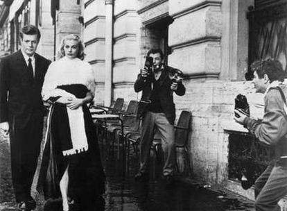 Marcello Mastroianni y Anita Ekberg, en una escena de <i>La dolce vita.