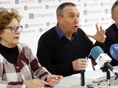 Los diputados de Compromís Joan Baldoví (centro) y Enric Bataller y la senadora Dolors Pérez.