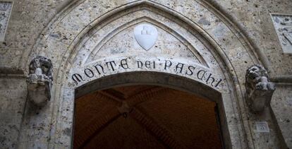 Sede del banco Monte dei Paschi en Siena, Italia.