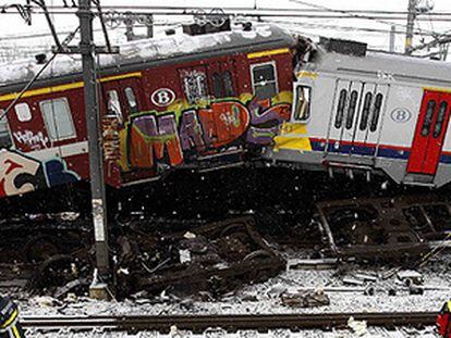 Dos trenes colisionan en Halle, localidad al suroeste de Bruselas.