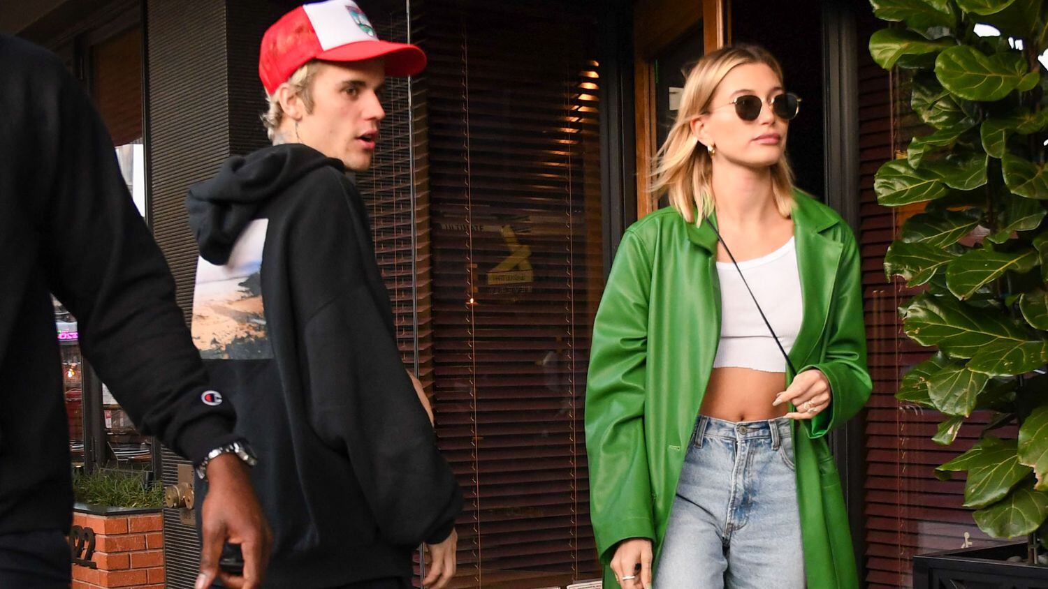 Justin Bieber y Hailey Baldwin, en Los Ángeles el pasado febrero.