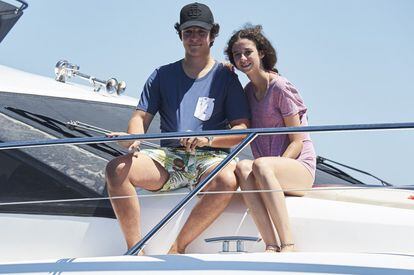 Felipe Marichalar y Borbon y su hermana Victoria en un barco durante 36ª edición de la Copa de Vela, el 5 de agosto de 2017 en Palma de Mallorca.