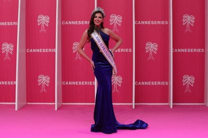 Judith Brumant Lachoua, Miss Supranational France 2020/2021, posa en el Festival Internacional de Series de Cannes, el pasado 10 de octubre