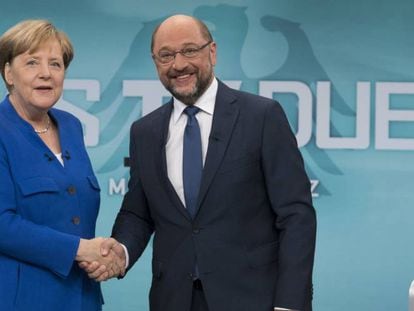 La canciller Angela Merkel y el candidato socialdemócrata, Martin Schulz.