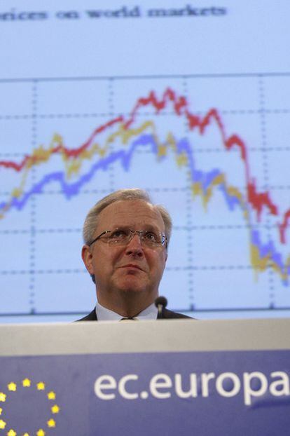 El comisario Olli Rehn, durante la comparecencia de ayer en Bruselas.