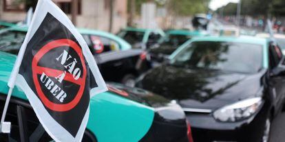 Manifestaci&oacute;n de taxista en Lisboa contra Uber.