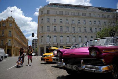Una parada de taxis en La Habana.