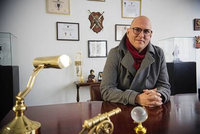 El actor Andrés Parra, antes de la sesión de maquillaje.