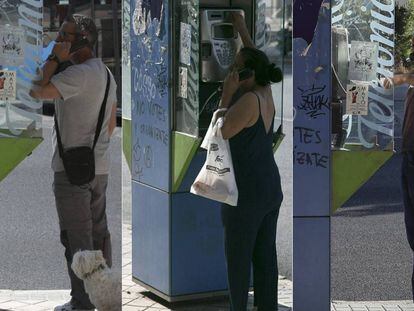 Arriba, tres ciudadanos intentan usar a diferentes horas el teléfono público de la calle Hacienda de Pavones, en Madrid, sin servicio el martes.