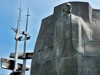 Monumento al escritor Joseph Conrad en Gdynia.