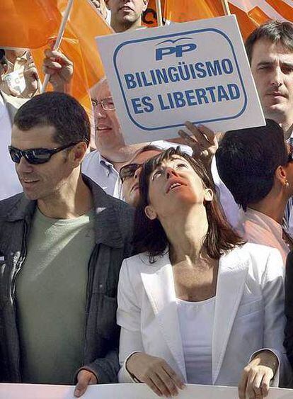 La presidenta del PP catalán, Alicia Sánchez Camacho, y Toni Cantó.