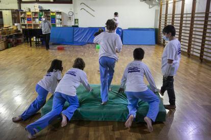 Actividades extraescolares en una escuela de Barcelona. 