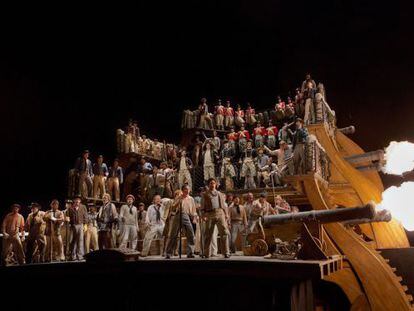 Escena de la &oacute;pera &#039;Billy Bud&#039;, de Benjamin Britten, sobre la obra de Mellville, que se ha representado en The Metropolitan Opera de Nueva York.
