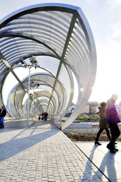 Puente de Dominique Perrault en Madrid R&iacute;o. 