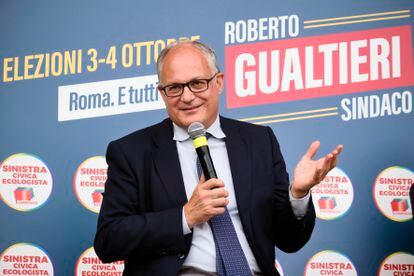 Roberto Gualtieri, candidato del Partido Democrático en Roma, durante un acto electoral.