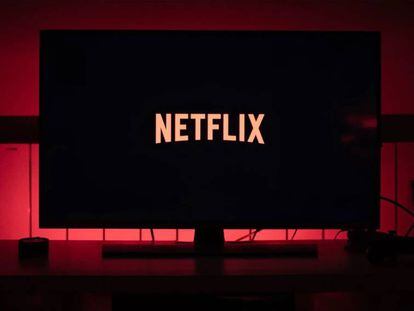 Netflix se plantea impedir que se comparta la contraseña con amigos