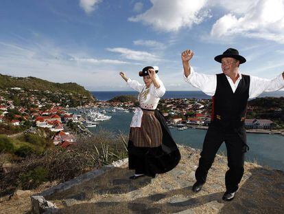 Actuación del grupo Rancho Folclórico Franco-Português, en Gustavia, capital de Saint-Barthélemy.