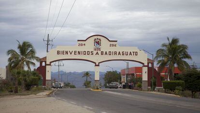 Puerta de entrada al municipio de Badiraguato, en el Estado de Sinaloa, lugar de nacimiento de algunos de los más famosos narcotraficantes mexicanos.