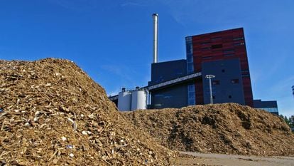 Planta de biomasa generada con restos madereros.