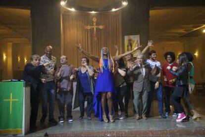 Escena del ball final de la pel·lícula 'Sabates grosses' de Ventura Pons.