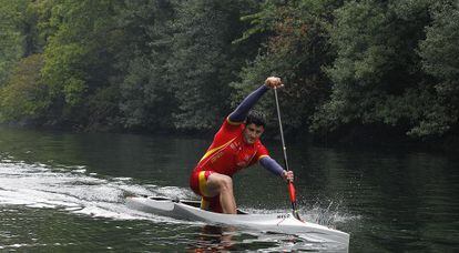 David Cal se entrena en el río Lérez, en Pontevedra.