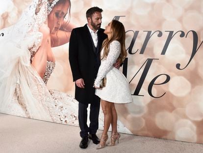 Jennifer Lopez y Ben Affleck el pasado febrero, en el pase de prensa de la última película de la actriz, titulada 'Cásate conmigo'.