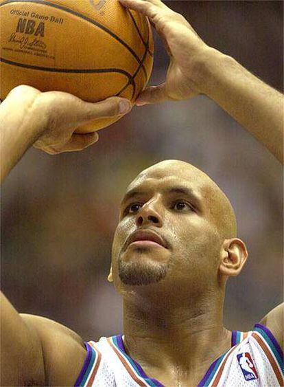 John Amaechi, durante su etapa en la NBA