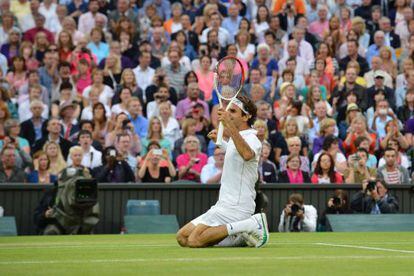 Federer celebra su s&eacute;ptimo Wimbledon.