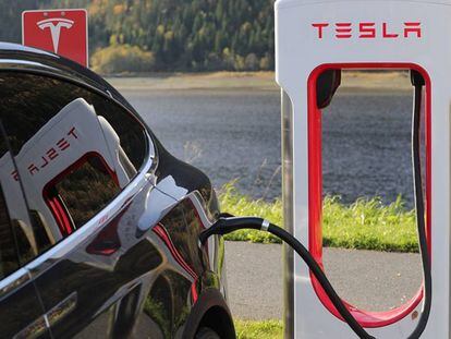 Tesla inaugura su estación de carga número 500 en Europa, ¿dónde?