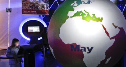 Aspecto interior de la European Space Expo instalada en Madrid Río.