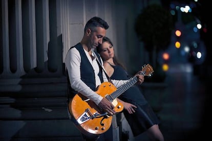 Marlango, en una calle de Los Ángeles (California), donde han grabado su sexto álbum de estudio: El porvenir (Universal). Un disco con el que siguen la senda marcada en el anterior, adoptando una actitud más vitalista y canciones en español.