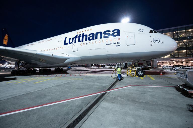 Un avión de Lufthansa en el aeropuerto de Fráncfort., el pasado 29 de marzo.