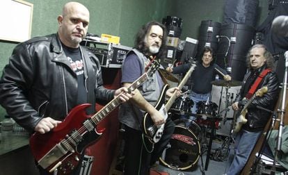 Ensayo del grupo Barón Rojo con su formación original, 20 años después de su separación, en 2010.
