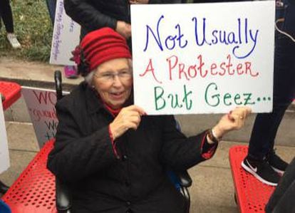 Suzanne Matunis, manifestante de 83 años