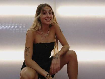 María Villar, la concursante de OT. En vídeo, la canción 'Quédate en Madrid' interpretada por Mecano.