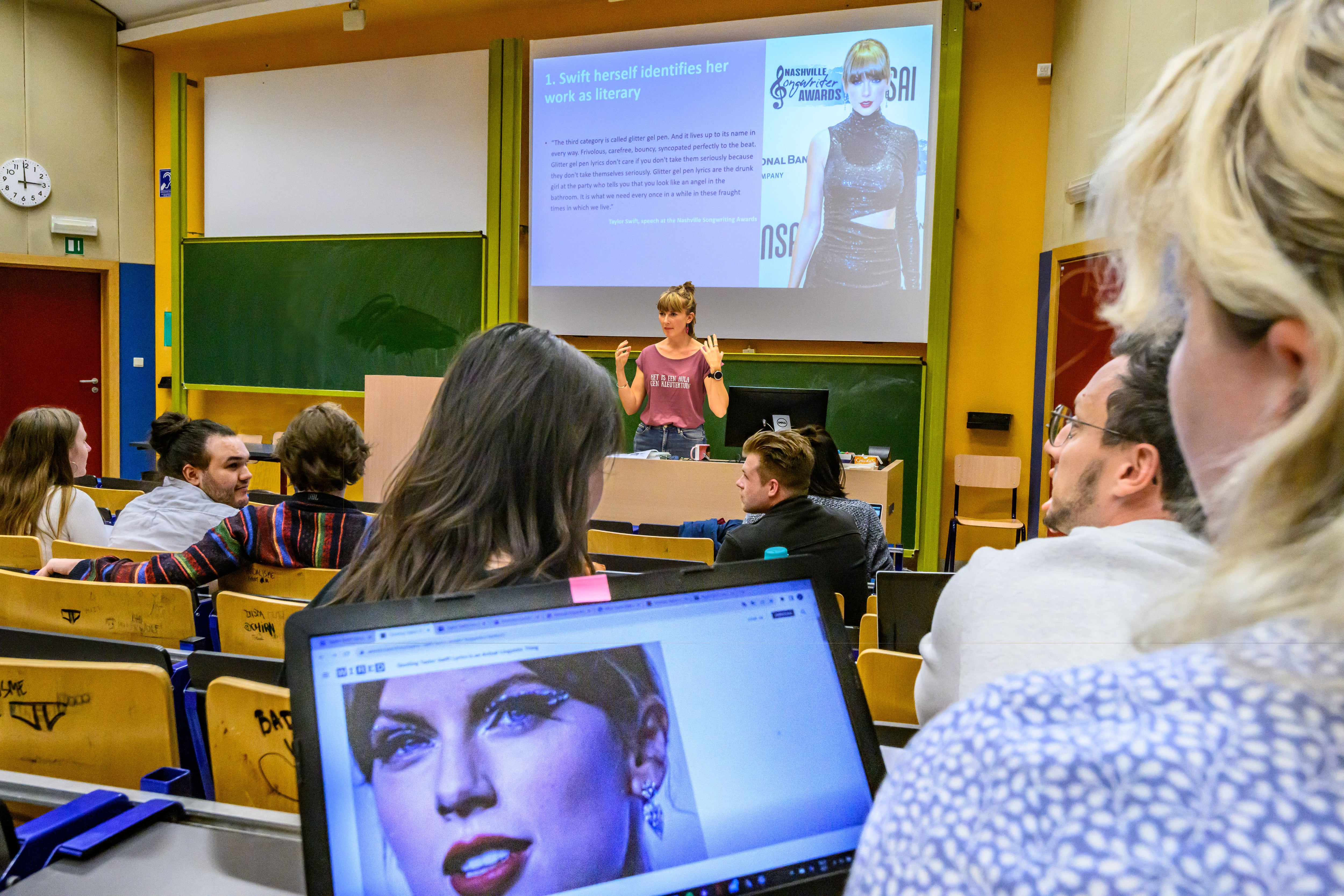 Aprenda literatura con Taylor Swift: la cantante conquista las universidades con cursos sobre sus letras