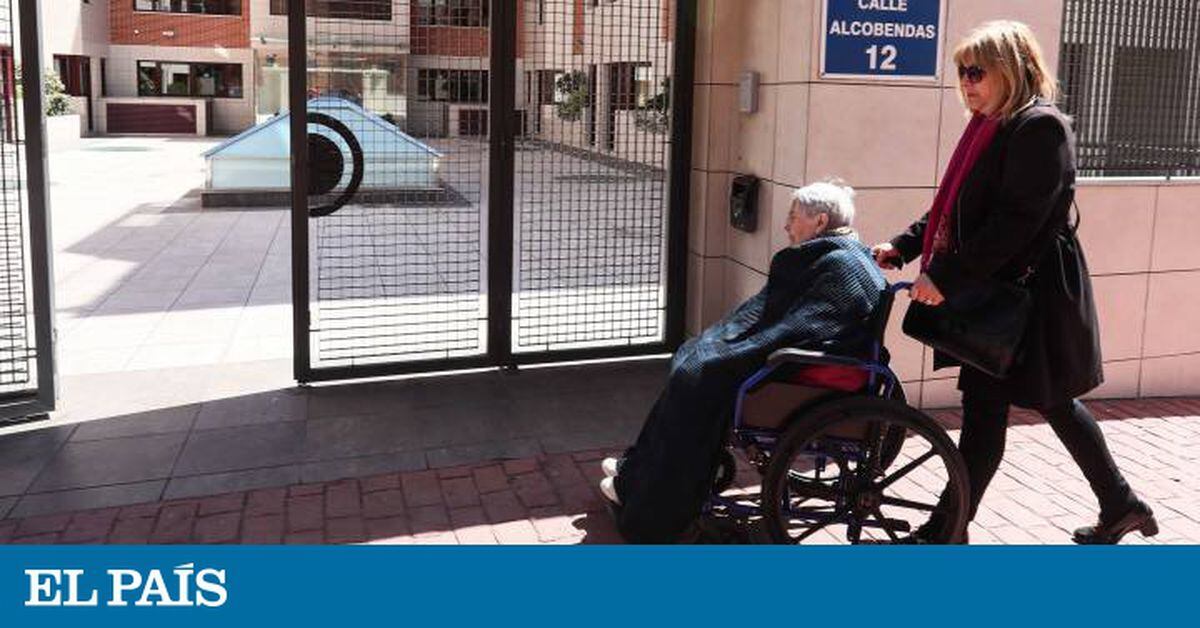 Pañales con orina en la cara Sociedad EL PAÍS