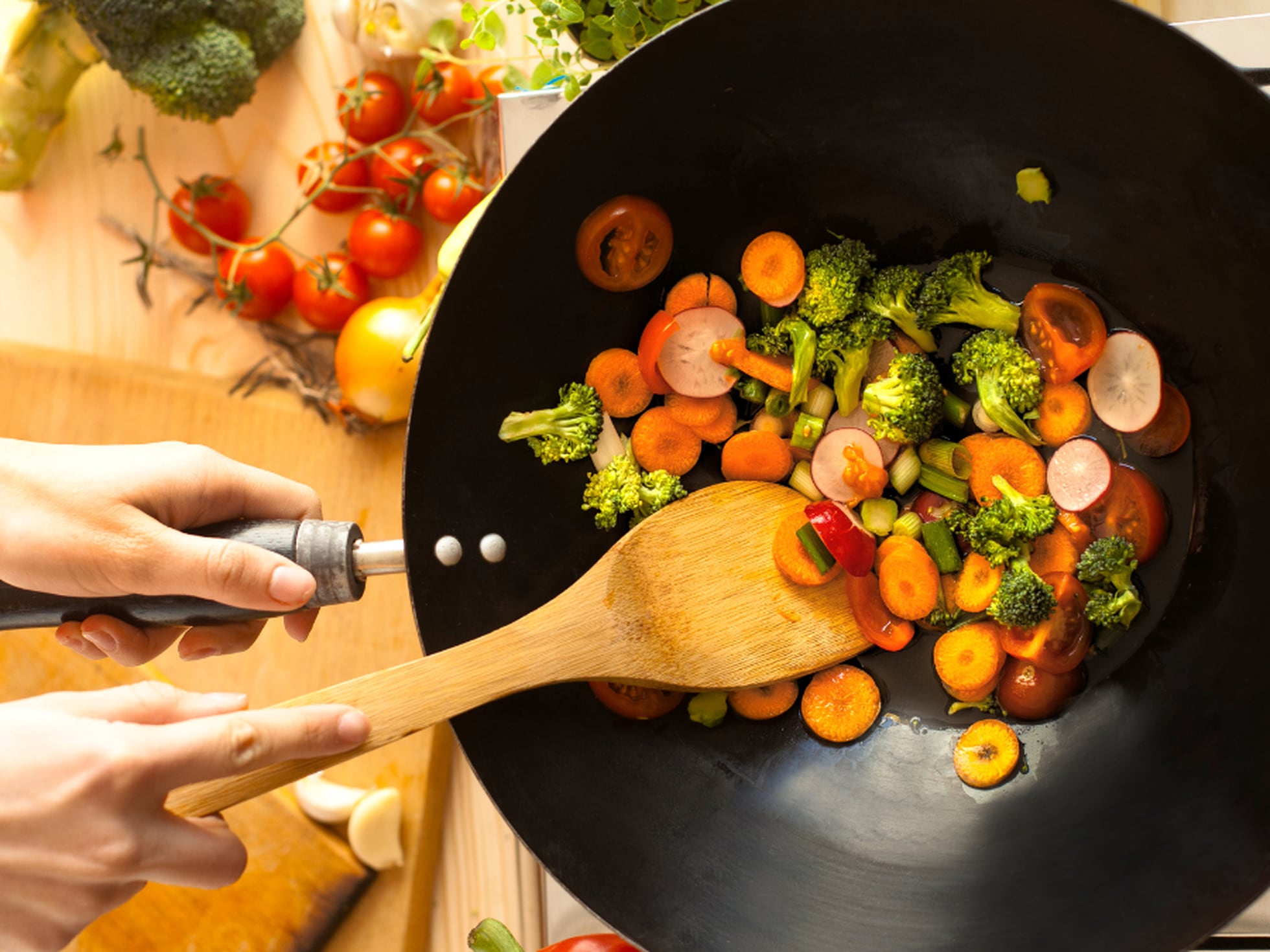 Las sartenes tipo wok mejor valoradas para preparar las verduras más  sabrosas
