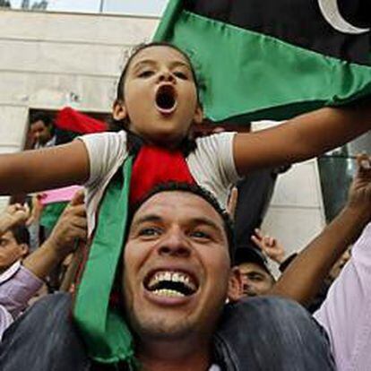 La muerte de Gadafi allana el camino en Libia a la inversión internacional