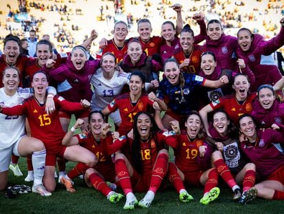 Las jugadoras de la selección española de fútbol posaban antes del partido de cuartos del Mundial frente a Países Bajos, el 11 de agosto en Wellington.